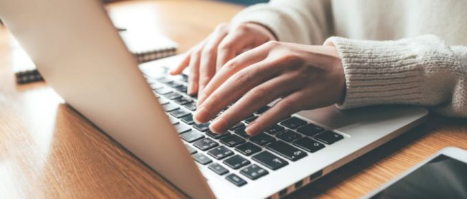 Cara Membersihkan Laptop Dari Debu Dan Kotoran