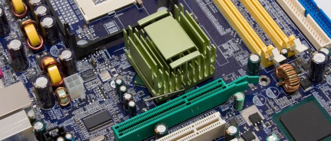 Perbedaan Motherboard Intel Dan AMD, Mana Yang Lebih Baik?