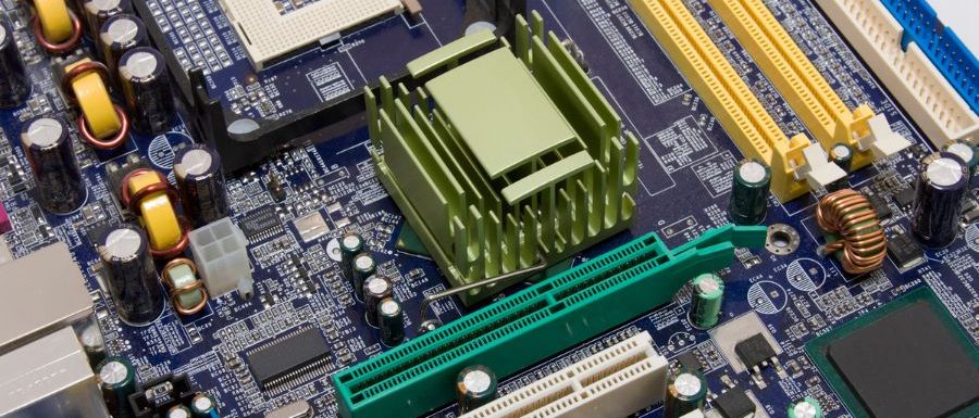 Perbedaan Motherboard Intel Dan AMD, Mana Yang Lebih Baik?